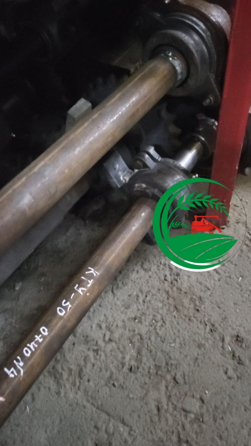 Вал приводу транспортеру в зборі з кривошипом КТУ 50.0740