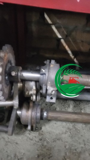 Вал приводу транспортеру в зборі з кривошипом КТУ 50.0740