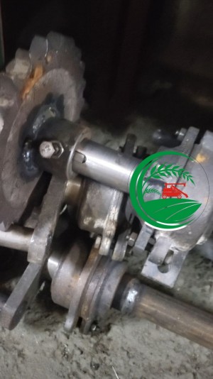 Вал приводу транспортеру в зборі з кривошипом КТУ 50.0740